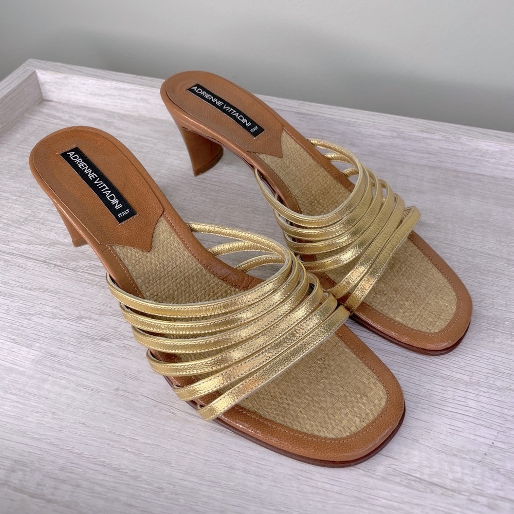 Like New! Vintage Adrienne Vittadini gold heeled sandals size 7.5